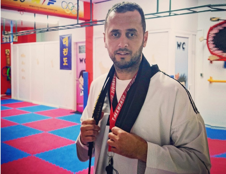 Συνέντευξη από τον Κώστα Σιδηρόπουλο –  Μαθήματα taekwondo μέσω τηλεδιάσκεψης